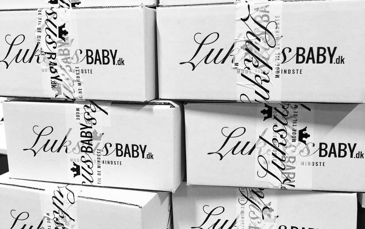 Kasser med Luksusbabys logo